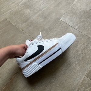 Nike Court Legacy Lift